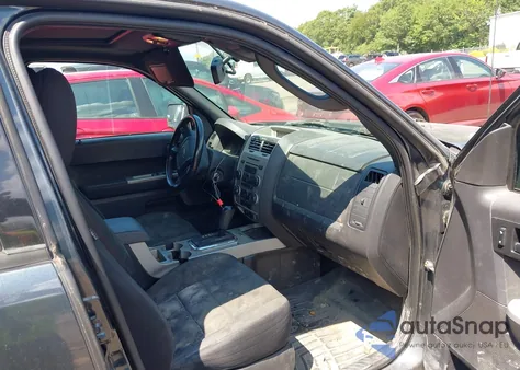 2009 Ford Escape Xlt z USA, uszkodzony, nr VIN 1FMCU93G49KD03777